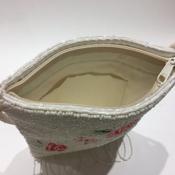 WHITE BEADED PURSE WITH RED ROSES - Picture 10 of 15